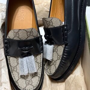 Black and Beige Millennial Ribot T.GG Supreme